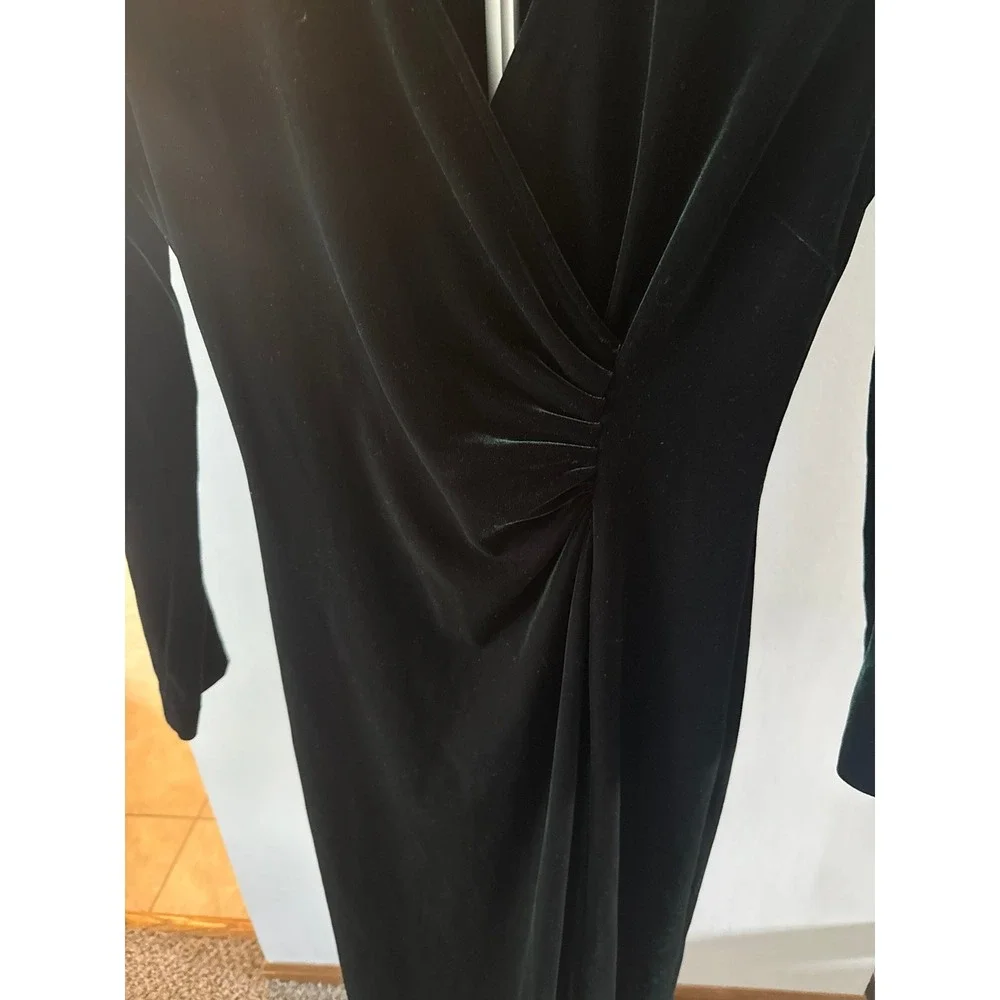 Women's Dark Green Velvet V‎ Neck Long Sleeve Long with Slit Dress size Small